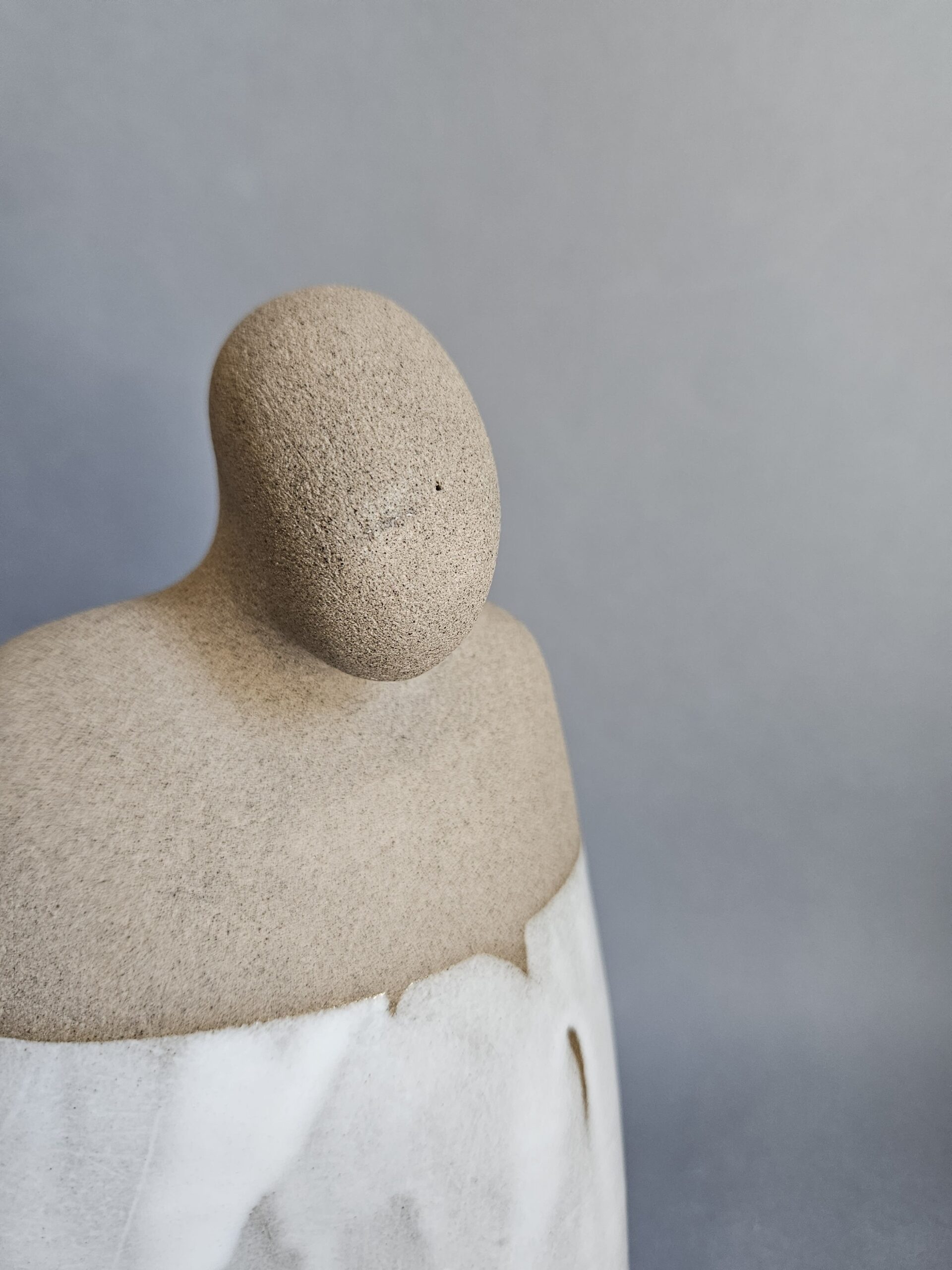 Rzeźba ceramiczna "Człowiek 1" - obrazek 5